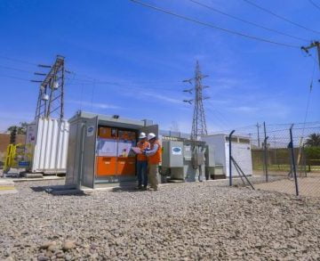 3  Ingenieros en terreno en instalaciones de almacenamiento 768x512 e1598367708949 1 360x293