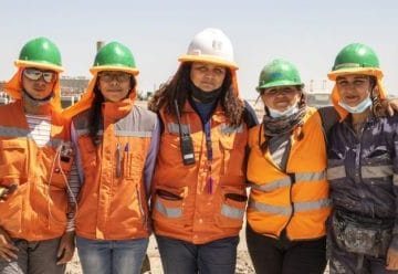 Trabajadoras planta Sol del Desierto Chile 768x432 e1623167966803 1 360x248